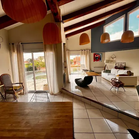 Spacieuse Maison Familiale Avec Piscine Privee